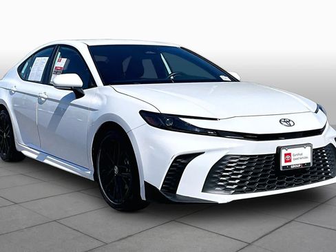 Certified 2025 Toyota Camry SE FWD image 2