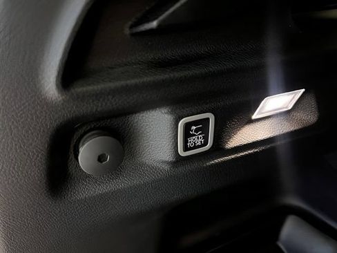 Used 2024 Jeep Grand Cherokee L Laredo AWD/4WD image 11