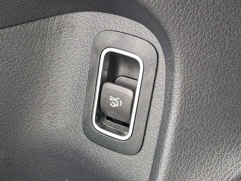 Used 2023 Mercedes-Benz CLA 250 4MATIC image 23