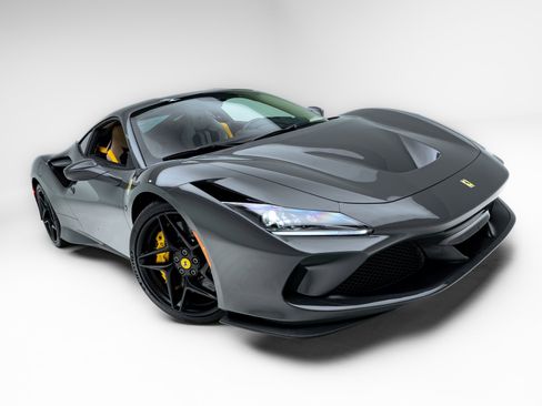 Used 2022 Ferrari F8 Tributo RWD image 26