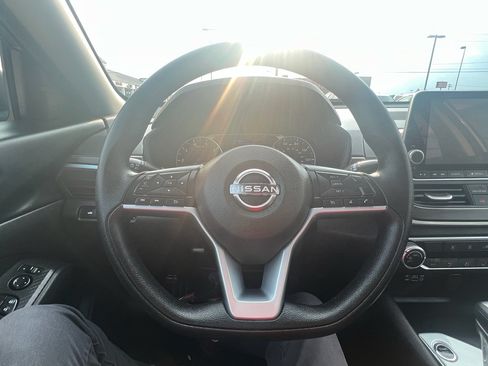Used 2025 Nissan Altima 2.5 SV FWD image 20
