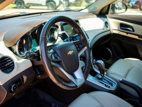 Used 2014 Chevrolet Cruze Diesel w/ Enhanced Safety Package FWD image 30