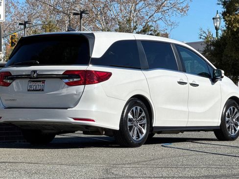 Used 2023 Honda Odyssey EX-L image 4