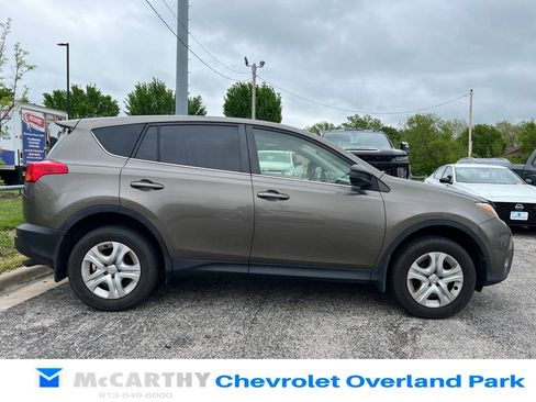 Used 2013 Toyota RAV4 LE FWD image 2