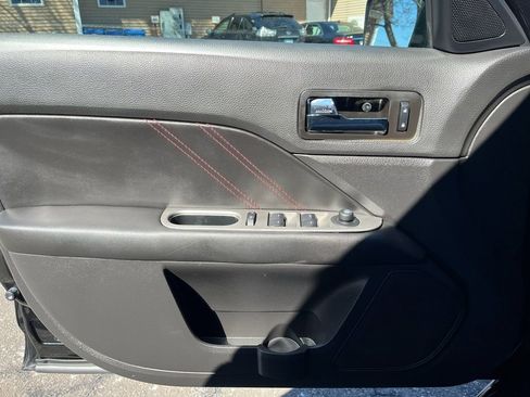 Used 2010 Ford Fusion Sport image 12