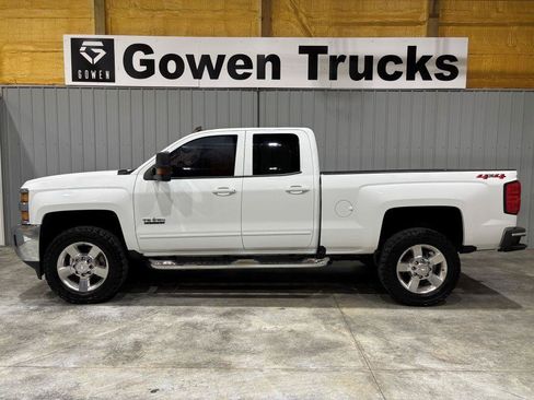Used 2019 Chevrolet Silverado 2500 LT w/ Texas Edition AWD/4WD image 2