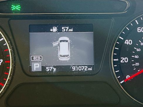 Used 2019 Kia Sorento FWD image 11