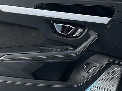 Used 2021 Lamborghini Urus image 19