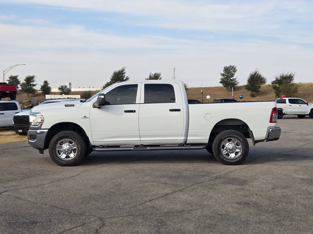 Used 2024 RAM 2500 Tradesman w/ Chrome Appearance Group AWD/4WD image 4