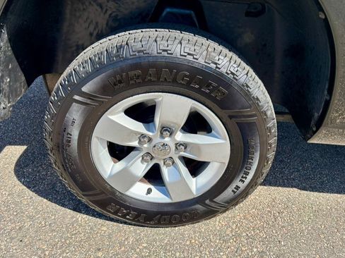 Used 2015 RAM 1500 Tradesman w/ Popular Equipment Group AWD/4WD image 28