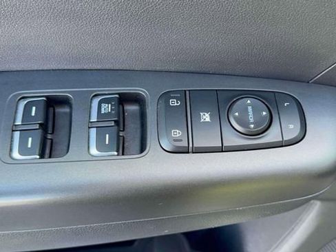 Used 2020 Kia Sportage LX image 15