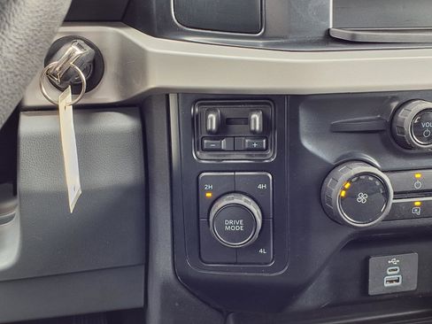 Used 2025 Ford F250 XLT image 13