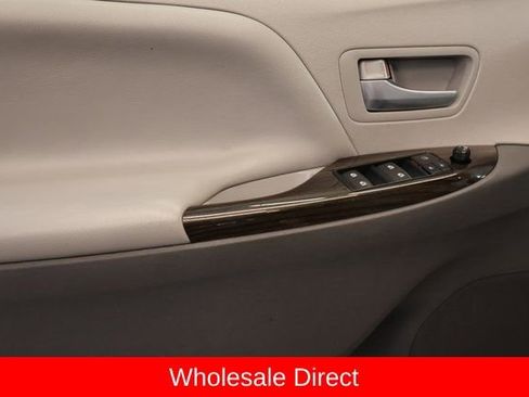 Used 2016 Toyota Sienna XLE image 9