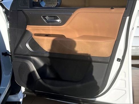 New 2026 INFINITI QX80 Luxe image 24