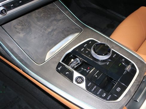 Certified 2023 BMW X7 xDrive40i w/ Executive Package image 30