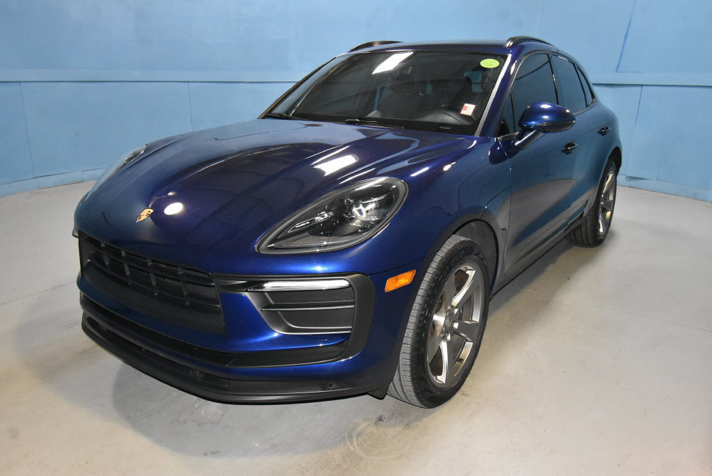 Used 2022 Porsche Macan AWD/4WD image 1