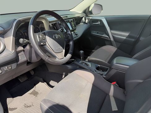 Used 2017 Toyota RAV4 XLE AWD/4WD image 9