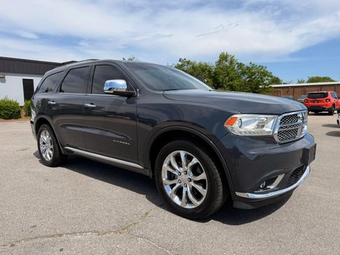 Used 2018 Dodge Durango Citadel w/ Technology Group AWD/4WD image 3