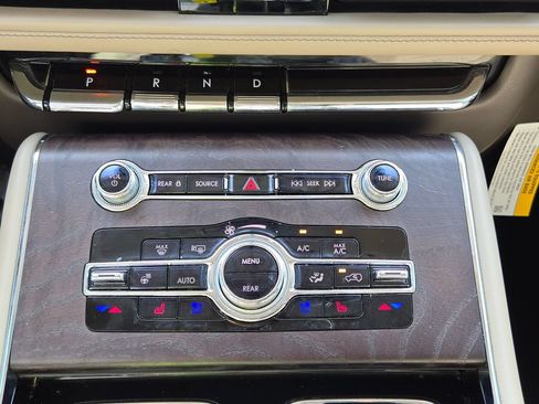 Used 2022 Lincoln Aviator Reserve w/ Equipment Group 201A AWD/4WD image 22