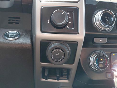 Used 2016 Ford F150 King Ranch w/ Equipment Group 601A Luxury AWD/4WD image 36