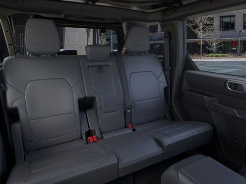 New 2025 Ford Bronco Outer Banks w/ Sasquatch Package image 11