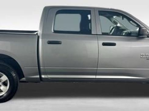Used 2022 RAM 1500 Classic SLT image 10