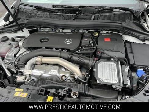 Used 2025 Mercedes-Benz GLA 250 4MATIC image 11