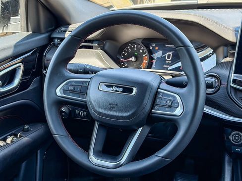 Used 2025 Jeep Compass Trailhawk AWD/4WD image 21