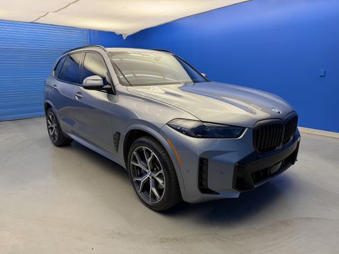 Used 2024 BMW X5 xDrive40i w/ M Sport Package AWD/4WD image 2