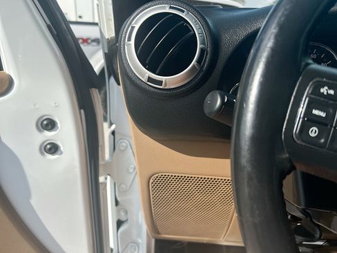 Used 2017 Jeep Wrangler Unlimited Sahara w/ Max Tow Package AWD/4WD image 10