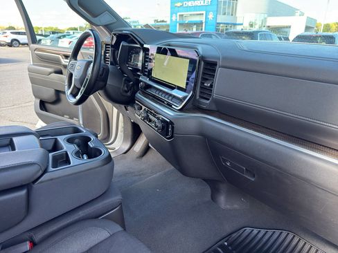 Used 2024 Chevrolet Silverado 2500 LT image 32