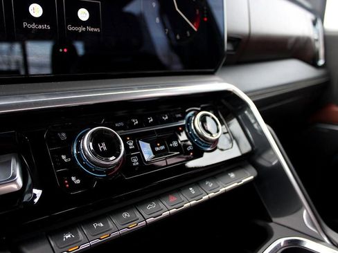 Used 2023 GMC Sierra 1500 Denali Ultimate image 33