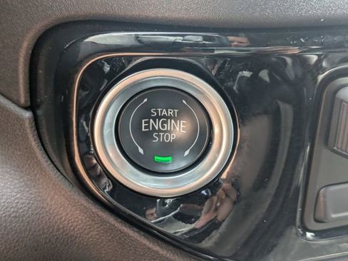 Used 2025 Chevrolet Silverado 1500 LTZ AWD/4WD image 29