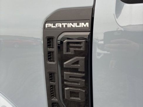 Used 2026 Ford F450 Platinum w/ FX4 Off-Road Package image 29