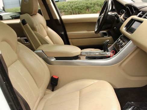 Used 2016 Land Rover Range Rover Sport HSE image 40