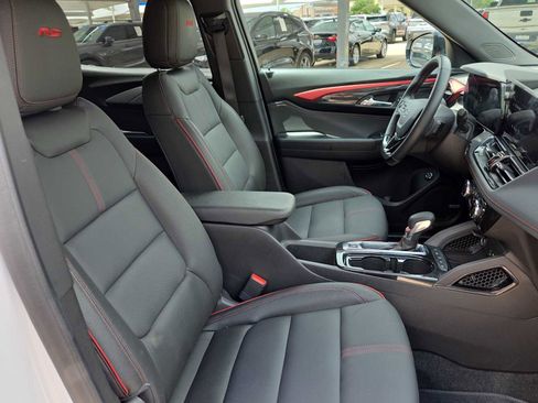 Used 2025 Chevrolet TrailBlazer RS w/ Convenience Package FWD image 18