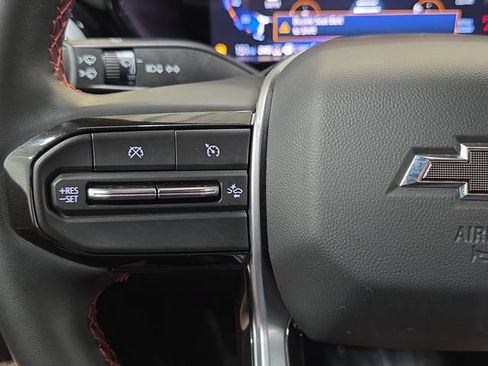Used 2024 Chevrolet Colorado Z71 AWD/4WD image 16