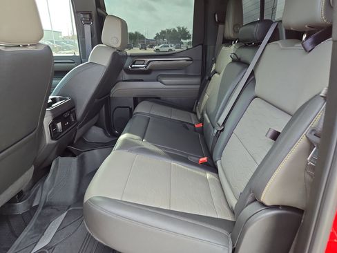 Used 2024 Chevrolet Silverado 1500 ZR2 w/ Technology Package image 29