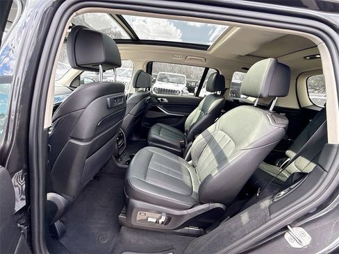 Used 2021 BMW X7 xDrive40i w/ Premium Package image 27