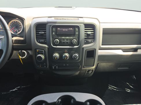 Used 2019 RAM 1500 Express AWD/4WD image 12