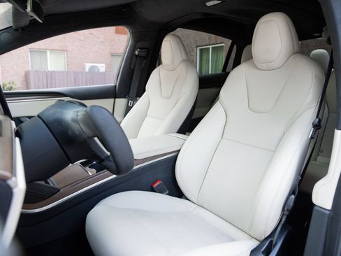 Used 2022 Tesla Model X AWD/4WD image 5
