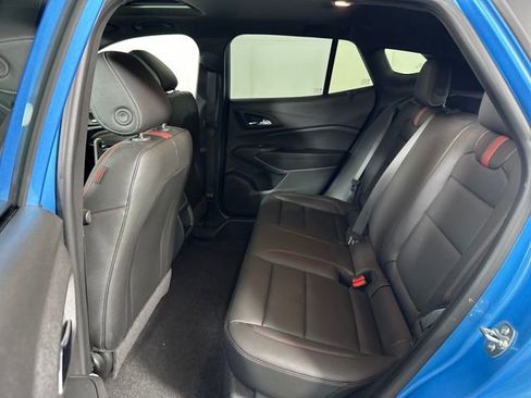 Used 2025 Chevrolet Trax RS w/ Sunroof Package image 33