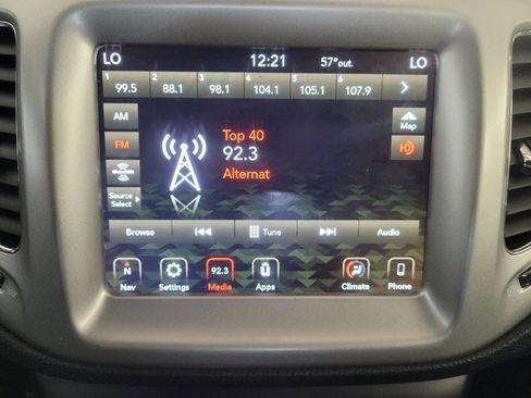 Used 2021 Jeep Compass Latitude AWD/4WD image 25