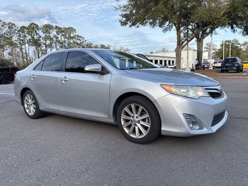 Used 2012 Toyota Camry XLE w/ Leather Pkg image 1