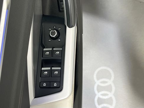 Used 2020 Audi Q3 2.0T Prestige image 18