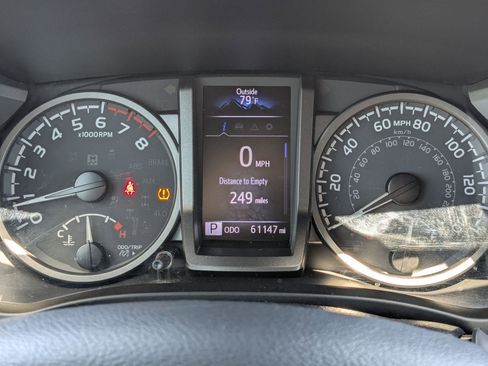 Used 2020 Toyota Tacoma TRD Off-Road AWD/4WD image 14