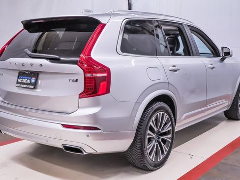 Used 2021 Volvo XC90 T6 Momentum w/ Advanced Package image 6