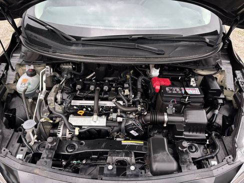 Used 2025 Nissan Versa SV FWD image 30