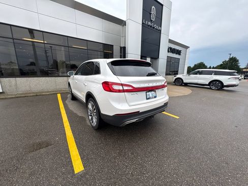 Used 2016 Lincoln MKX Reserve w/ Technology Package AWD/4WD image 8