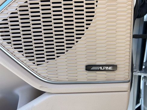 Used 2022 Jeep Grand Cherokee L Limited image 18